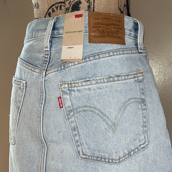 NWT Levi’s High Rise Decon Iconic BF Skirt - Picture 9 of 13